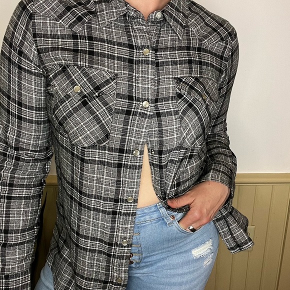 Wrangler Shirt Gray Long Sleeve Plaid Flannel Lightweight Women’s Sz M - Picture 3 of 10